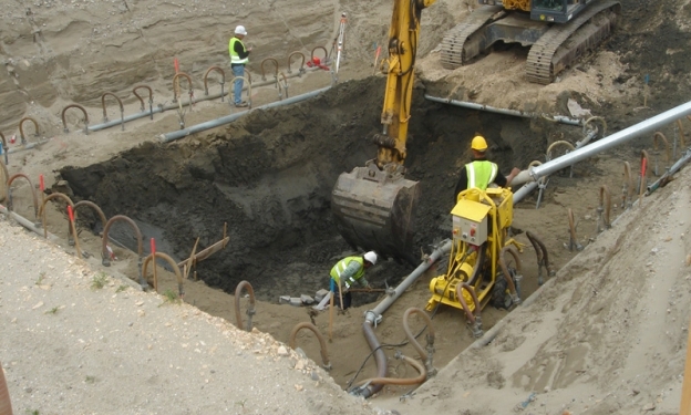 Chantier de rabattement de nappe par pointes filtrantes Image